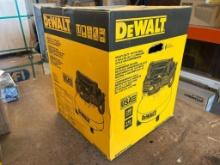 DEWALT HEAVY DUTY 165PSI 6 GALLON COMPRESSOR