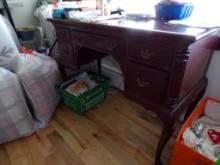 Queen Anne Desk w/Dark Stain, 42'' x 20'', 5-Drawers, Very Nice