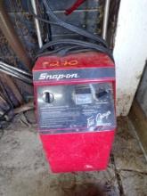 Snap-On Battery Fast Charger, 6 & 12 Volt (Middle Barn)