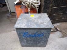 Vintage ''Bordens'' Insulated Metal Cooler (Middle Barn)