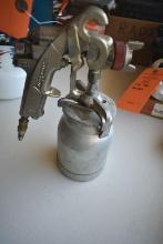 Snap-on spray gun