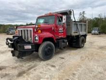 1998 INTERNATIONAL 2574 VIN: 1HTGEADRXWH532643 S/A SPREADER TRUCK