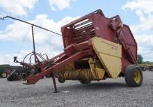 Sperry New Holland 847 Round Baler