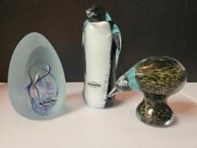 Schroders art Glass Egg, Kiwi, Penguin grouping, Arizona glass art