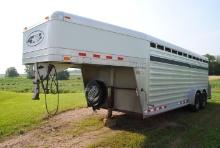 4Star Livestock Trailer, 20' x 7', gooseneck, center divider, back door with sliding door, side acce