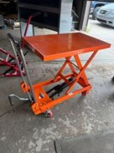 New Vevor Co 28in x 18in Hydraulic Lift Table