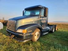 1999 VOLVO SEMI TRUCK