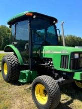 John Deere 5320 w/Cab (4WD)