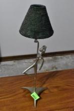 Table lamp with shade Please bring a bag or box for your items.