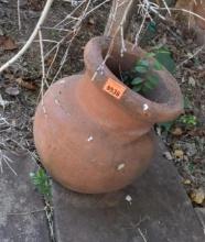 Large Flower pot Please bring help to load.