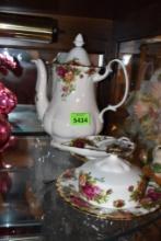 Rose coffee pot and sugar bowl Please bring paper and boxes for your items.