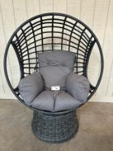 NEW INDOOR OUTDOOR 360 DEGREE SWIVEL LOUNGE CHAIR