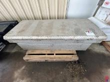 72"� X 28"� X 19"� WEATHER GUARD TOOL BOX