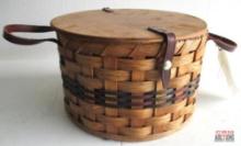 Pie Basket with a Wooden Riser and Wooden Lid