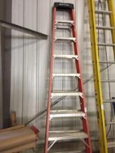 10' STEP LADDER