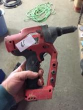 MILWAUKEE M18 RIVET TOOL