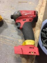 MILWAUKEE M18 IMPACT GUN