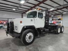 2002 Mack RD688S Winch Truck