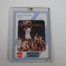 1989 COLLEGIATE COLLECTION MICHAEL JORDAN COLLEGE CARD