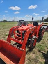 L2800 KUBOTA TRACTOR WITH BUCKET