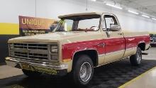 1986 Chevrolet C10 Fleetside - 350 V8, Auto