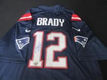 TOM BRADY SIGNED NEW ENGLAND PATRIOTS JERSEY