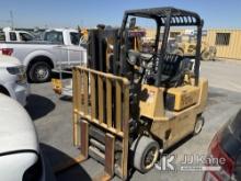 1988 Hyster S40XL MIL Solid Tired Forklift Runs, Moves, & Operates) (Leaks Oil, LP Tank Not Included