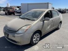 2009 Toyota Prius Hybrid 4-Door Hatch Back Runs & Moves) (Check Engine Light On. Missing Catalytic C