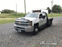 (Mount Airy, NC) 2017 Chevrolet Silverado 3500HD 4x4 Crew-Cab Flatbed Truck Runs & Moves) (Check Eng