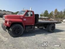 (China Grove, NC) 1988 Ford F700 Flatbed Truck Runs & Moves) (Paint/Body Damage