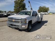 2015 Chevrolet Silverado 3500HD 4x4 Crew Cab Pickup 4 Door Runs and Move) (Crane Operates) (Light Da