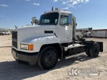 1998 Mack CH612 Truck Tractor Runs and moves) (Chipped windshield