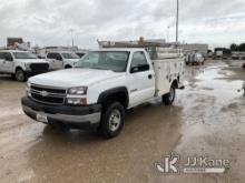 2006 Chevrolet Silverado 2500HD Enclosed Service Truck Runs & Moves) (Cracked Windshield