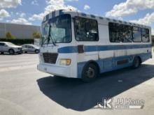 2006 Workhorse Passenger Bus Runs, Moves, Abs Light Is On, Minor Body Damage, Paint Damage