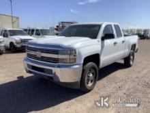 2015 Chevrolet Silverado 2500HD Extended-Cab Pickup Truck Runs & Moves)