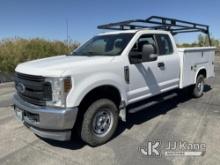 2019 Ford F350 4x4 Extended-Cab Service Truck Runs & Moves