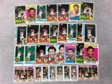 (26) Topps Elvin Hayes Basketball Cards - 1970's