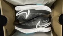 Nike Kyrie 8  (TD) DQ8081-001 - Black/ Black - White- Light Menta,  new in box . This shoe is made i