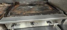 CookRite Gas Powered Flat Top Grill