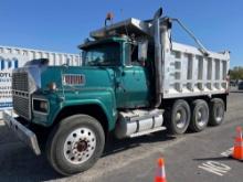 1989 Ford LTL 9000 Tri Axle Dump Truck