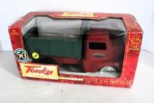 Metal Tonka 1949 dump truck W/box