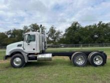 2009 MACK CTP713B DAY CAB & CHASSIS TRUCK