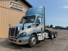 2017 Freightliner Cascadia Day Cab Tractor