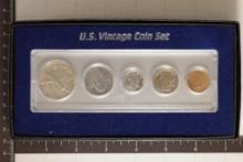 US VINTAGE COIN SET: IN HARD PLASTIC HOLDER AND