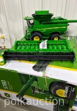 JOHN DEERE S780 COMBINE TOY w/ HEADS