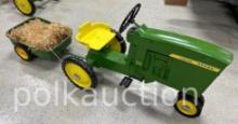 JOHN DEERE 20 PEDAL w/ TRAILER