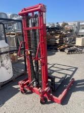 Dayton Pallet Lifter