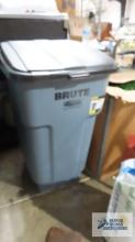 Rubbermaid Brute roll about trash can