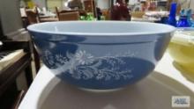 Pyrex mixing bowl,...blue