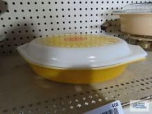 Pyrex sunflower motif baking dish